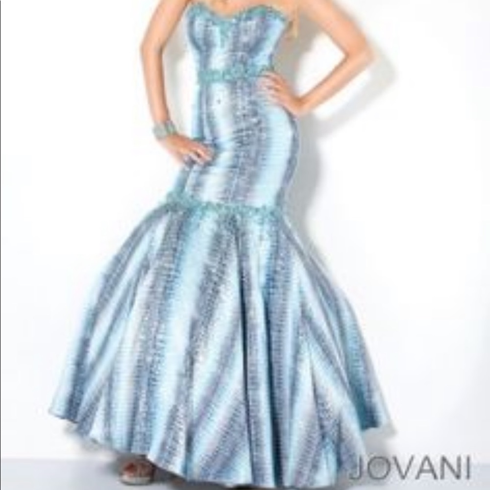 Super fun blue snake print mermaid gown
